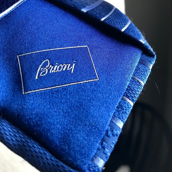 Brioni ROYAL Handmade 100% Silk Tie - Picture 2 of 8
